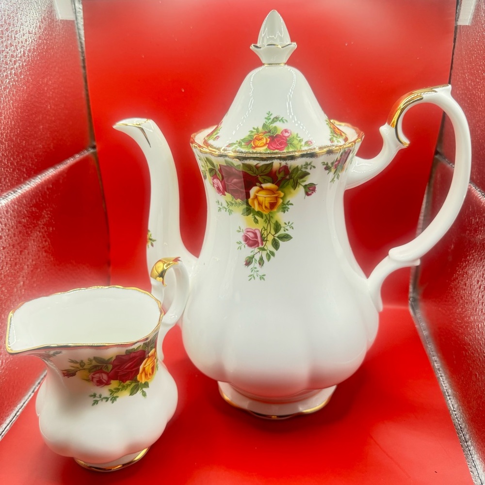 Cafetera grande Royal Albert Old Country Roses de 42 onzas y creamers